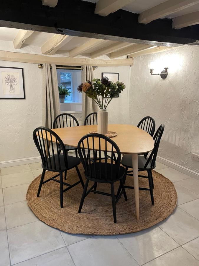 Canalside Cottage In The Heart Of Llangollen. エクステリア 写真