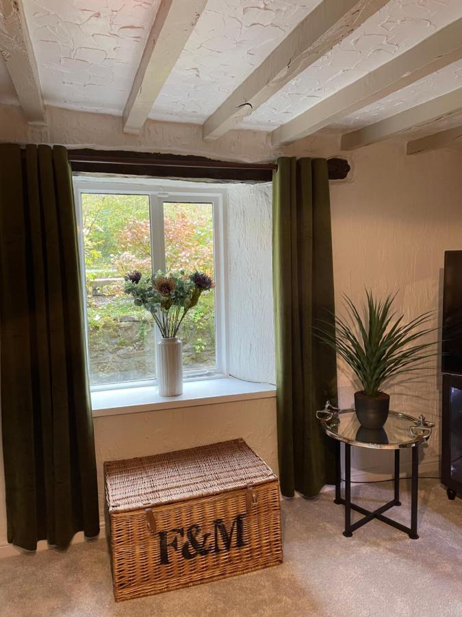 Canalside Cottage In The Heart Of Llangollen. エクステリア 写真
